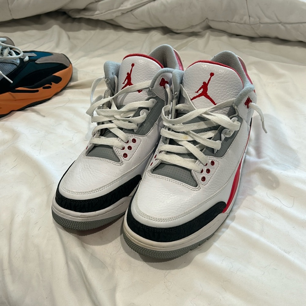 Authentic Jordan Fire Red 3
